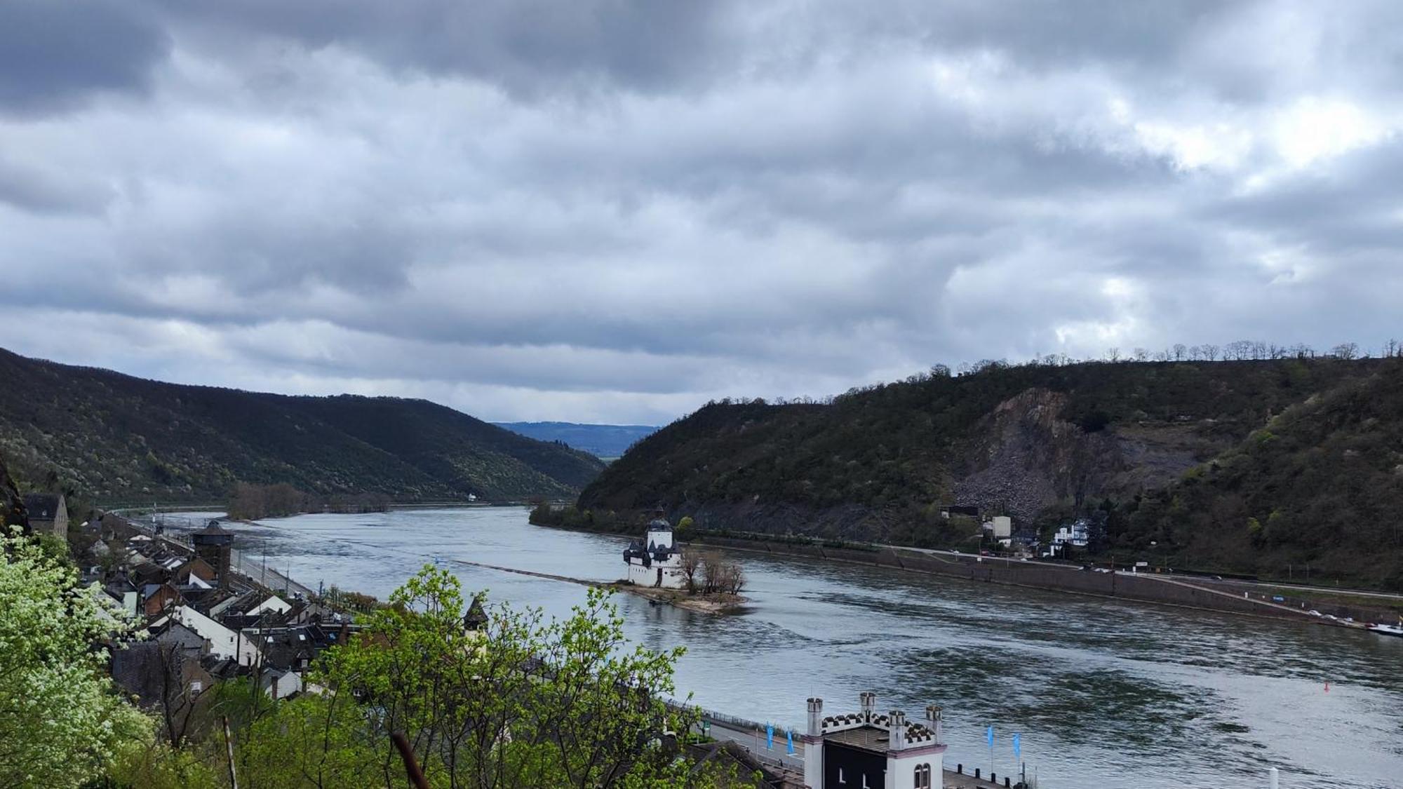 Direkt Am Rhein Mit Burgblick Nahe Rheinsteig Bis 8 Personen, 2 Baeder, 4 Zimmer, Kueche, Netflix Διαμέρισμα Kaub Εξωτερικό φωτογραφία